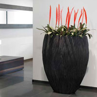 Кашпо River Oval Black 120 в интерьере